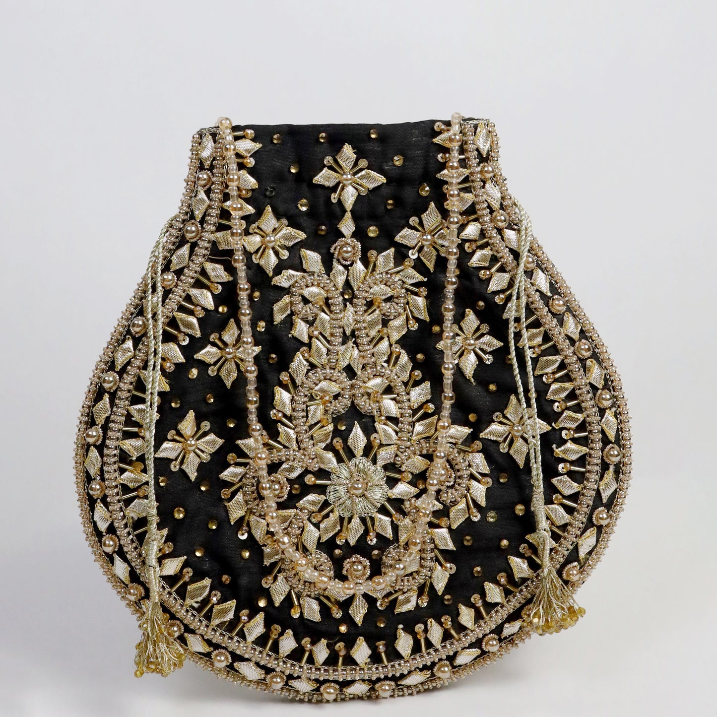 Naqsh-o-Nigar-001