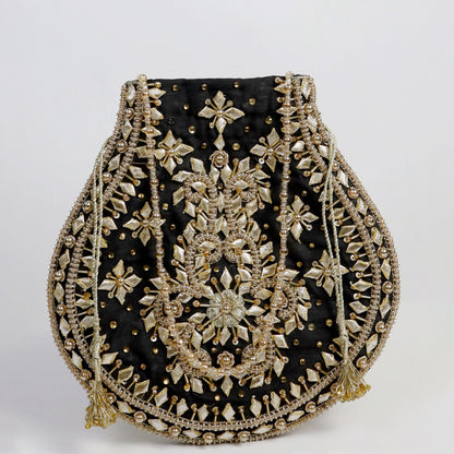 Naqsh-o-Nigar-001